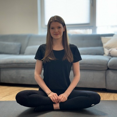 WundervollMama im Schneidersitz